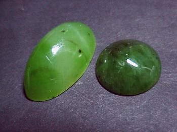 Нефрит  (актинолит-тремолитовый агрегат) (Nephrite)