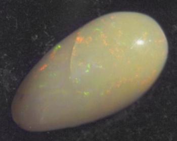 Опал  белый  (разн. опала благородного) (White Opal)