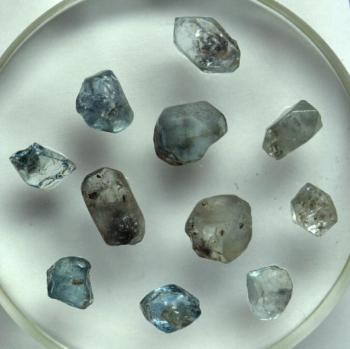 Старлит  (голубой до бесцветного циркон) (Blue Zircon)