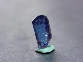 Танзанит  (разн. цоизита) (Тanzanite)