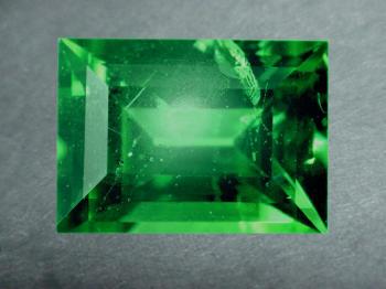 Цаворит или Тсаворит  (разн. гроссуляра) (Tsavorite)