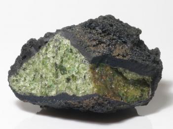 Оливин (Olivine)