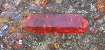 Орлец - синоним родонита (Rhodonite)