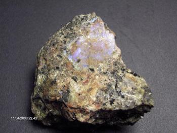 Перистерит  (разн. альбит-олигоклаза) (Albite Peristerite)