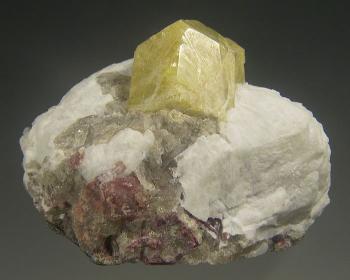 Родицит (Rhodizite)