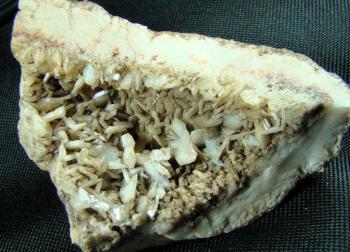 Стильбит и Стеллерит (минерал группы цеолитов) (Stilbite)