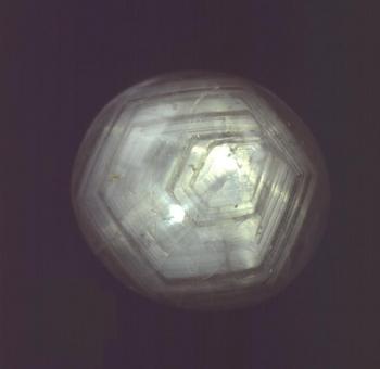 Звездчатый корунд  (м.б. рубин или сапфир) (Star Ruby, Star Sapphire)