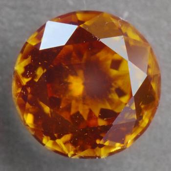 Клиногумит (Clinohumite)