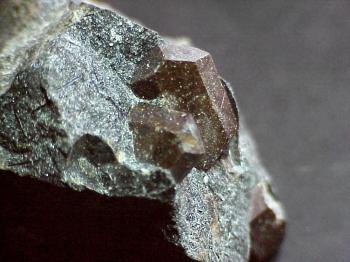 Лоренцинит  или  Рамзаит (Lorenzenite)